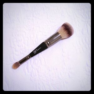 It Cosmetics heavenly luxe complexion brush